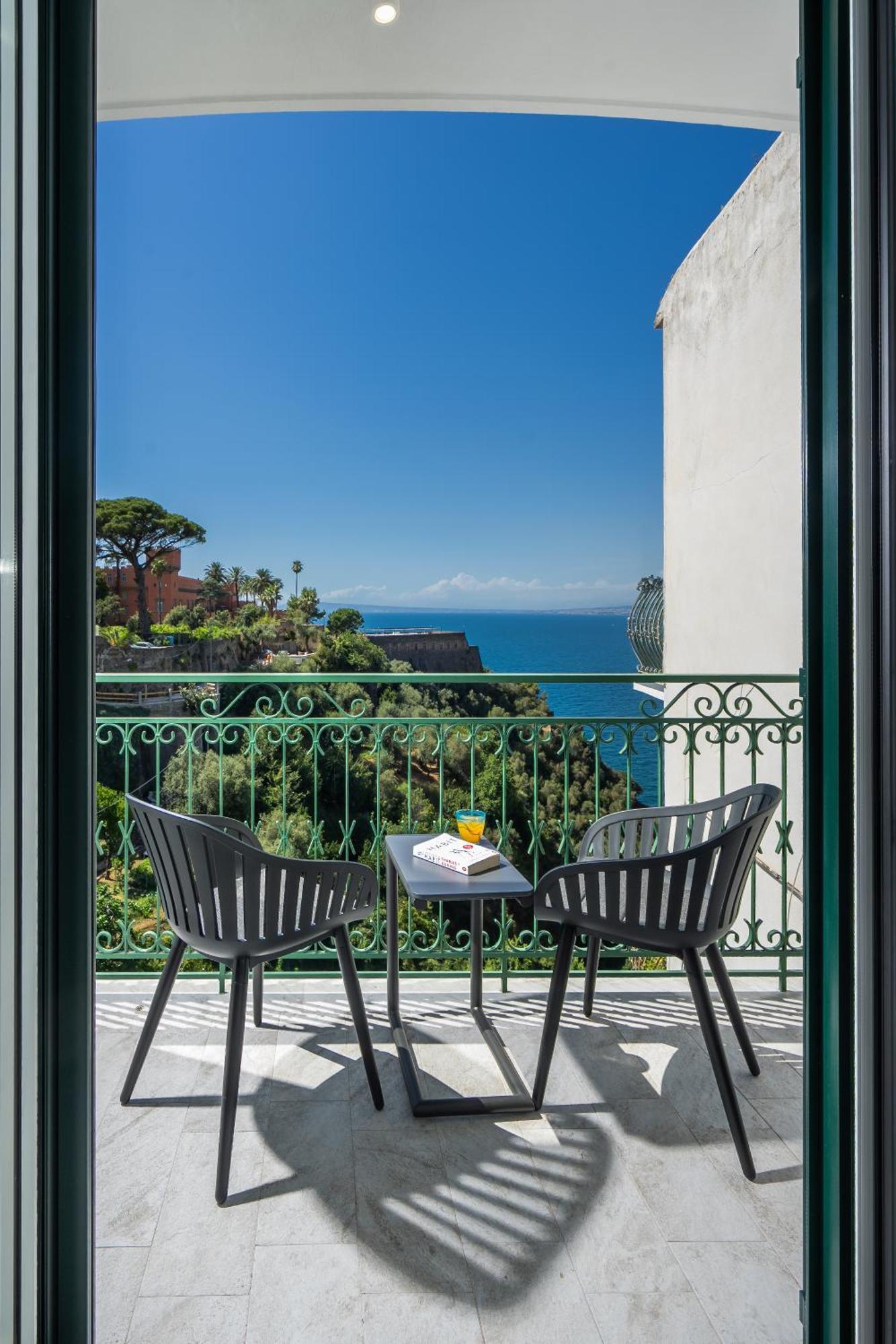 Sea View Deluxe Apartments Vico Equense Extérieur photo